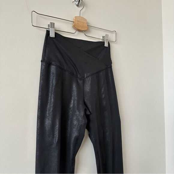 Offline by Aerie the Hugger Crossover High Waisted Crackle Legging - Picture 6 of 10